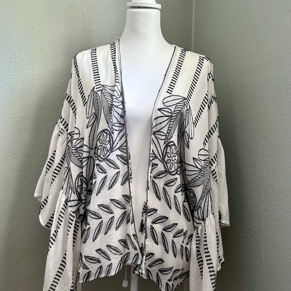 Black and White Patterned Lightweight Cotton Kimono Cardigan